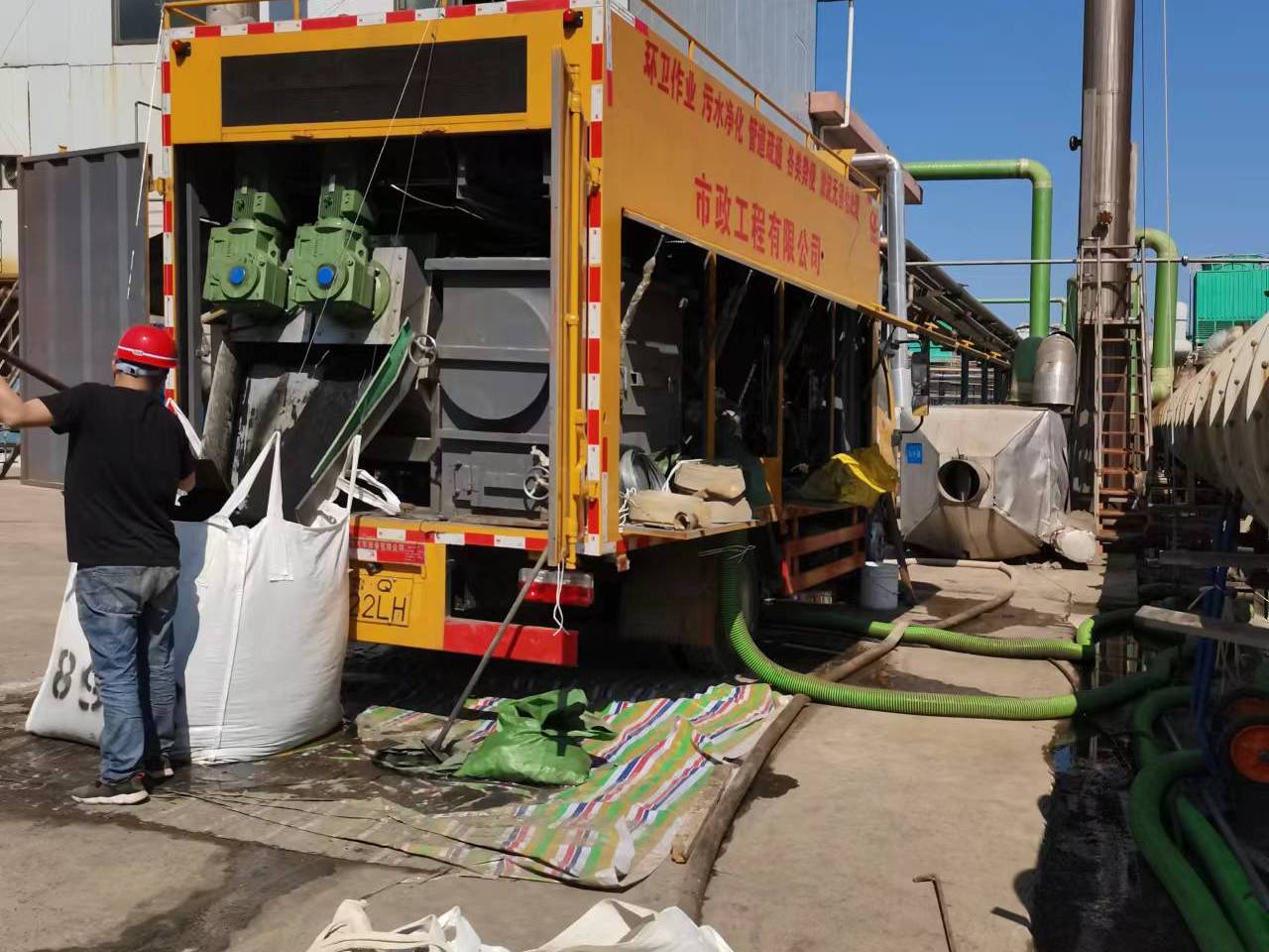 英德淤泥压干处理